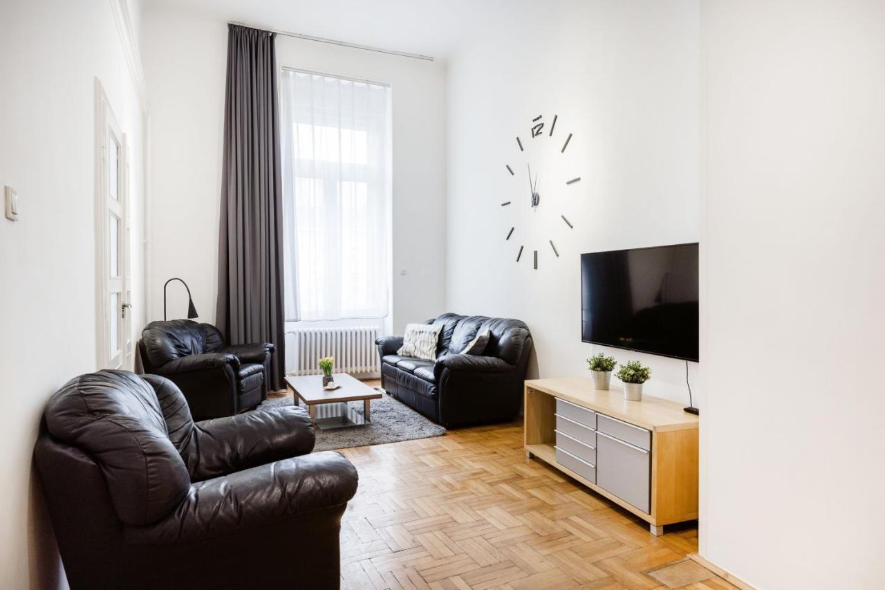 Elegant Apartment In Super Central Location Budapeste Exterior foto