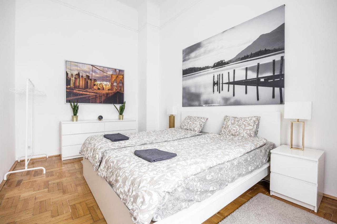 Elegant Apartment In Super Central Location Budapeste Exterior foto